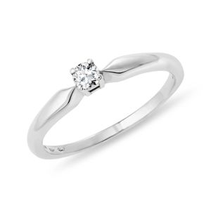 Stříbrný prsten s diamantem KLENOTA