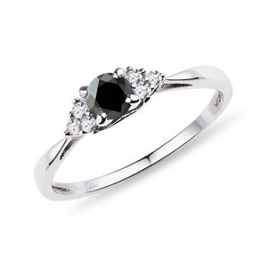 Zlatý zásnubní prsten černý diamant KLENOTA