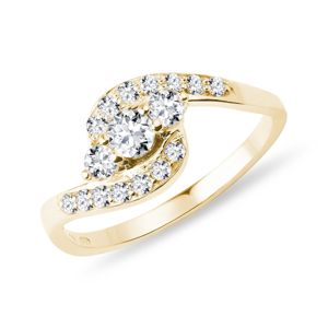 Zásnubní prsten ve zlatě s diamanty KLENOTA