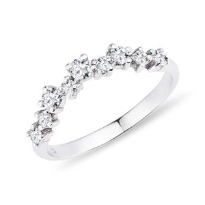 Moderní diamantový prsten z bílého zlata KLENOTA