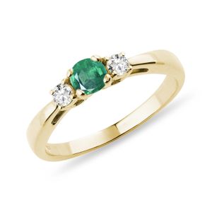 Smaragdový prsten s diamanty ve žlutém zlatě KLENOTA