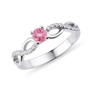Zásnubní diamantový prsten s růžovým safírem KLENOTA