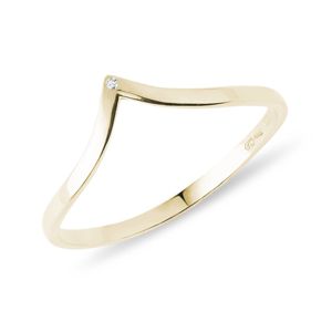Prsten ze žlutého zlata s diamantem KLENOTA