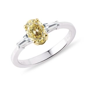 Prsten se žlutým a čirými diamanty ve zlatě KLENOTA