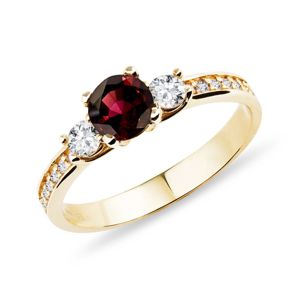 Zlatý prsten s granátem a čirými diamanty KLENOTA