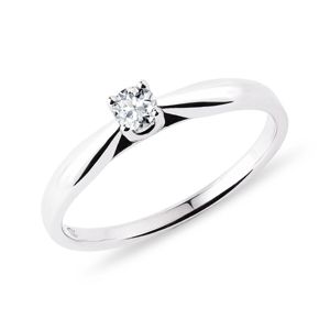 Stříbrný prsten s briliantem KLENOTA