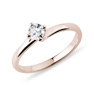Asymetrický prsten v růžovém zlatě s briliantem KLENOTA