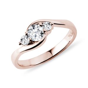 Prsten se třemi diamanty v růžovém zlatě KLENOTA