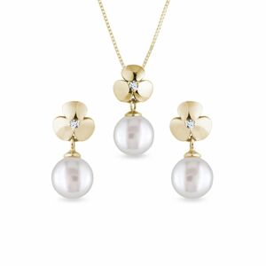 Set perlových šperků ze žlutého zlata s diamanty KLENOTA