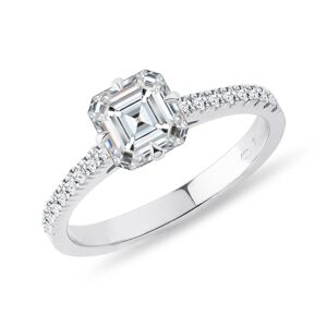 Zásnubní prsten asscher cut diamond v bílém zlatě KLENOTA