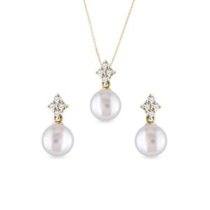 Elegantní set diamantových šperků s perlami ve žlutém zlatě KLENOTA