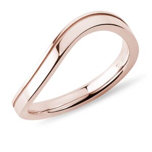 Pánský snubní prsten vlnka s drážkou v růžovém zlatě KLENOTA