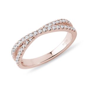 Překřížený snubní prsten s diamanty v růžovém zlatě KLENOTA